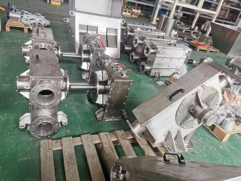 管鏈輸送機(jī)